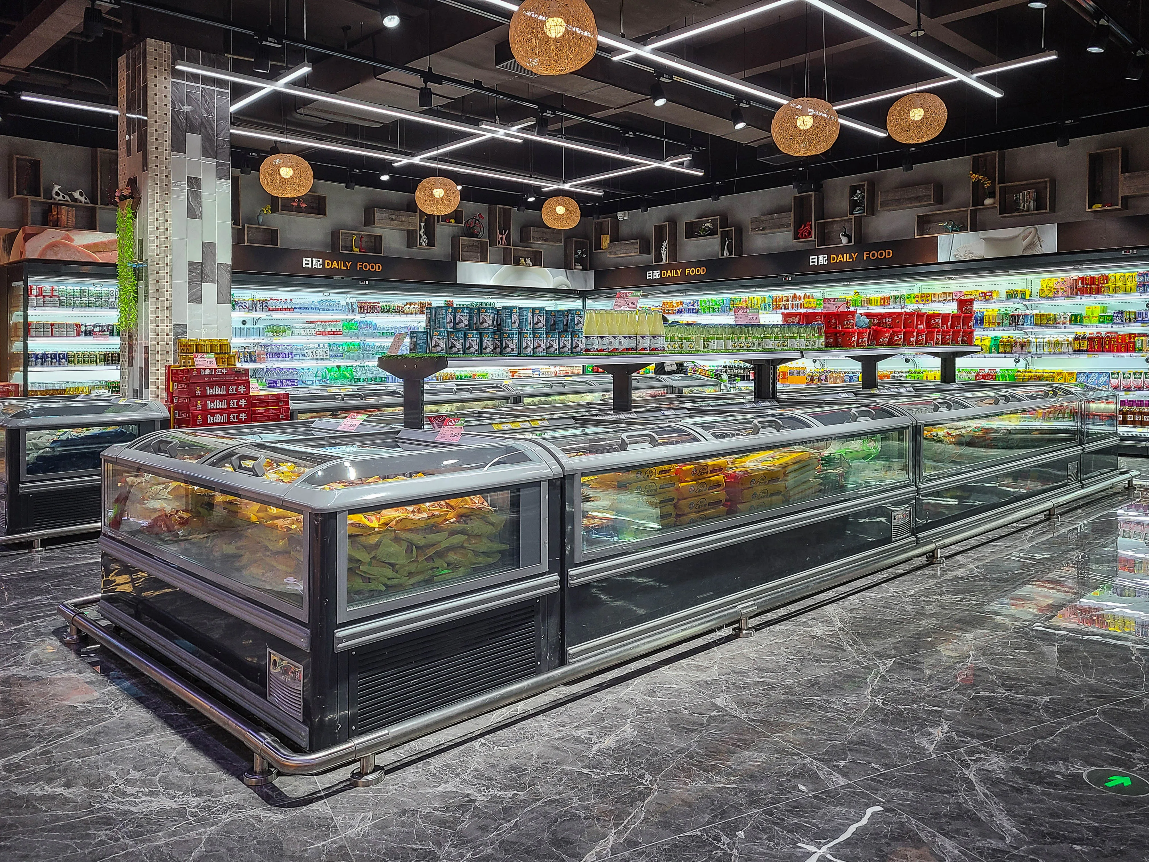 Transparent Wide Island Freezer view 4